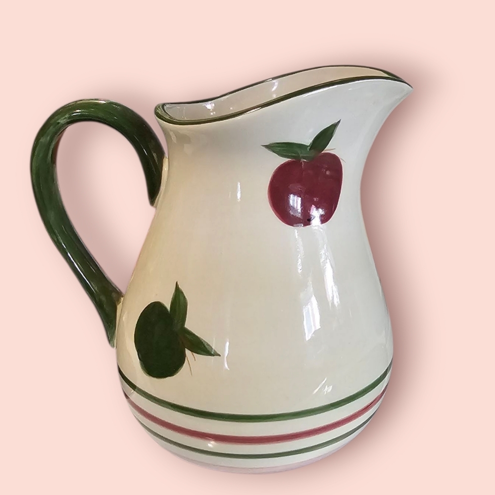 Franciscan Wedgewood Apple Pattern 1 Quart China Pitcher